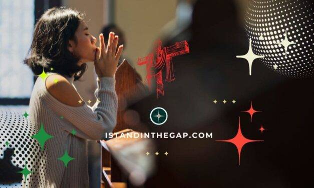 In His Presence: A Daily Devotional (Psalm 16:11)