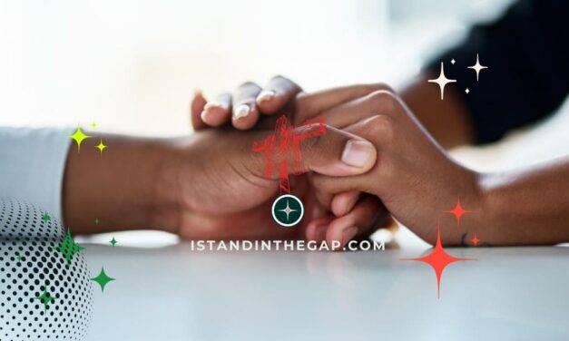 You Are Not Alone: A Daily Devotional (Deuteronomy 31:6)