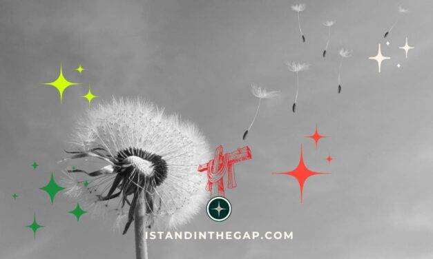 To God be the Glory: A Daily Devotional (Romans 11:36)