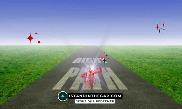 Choosing the Right Path: A Daily Devotional (Proverbs 3:6)