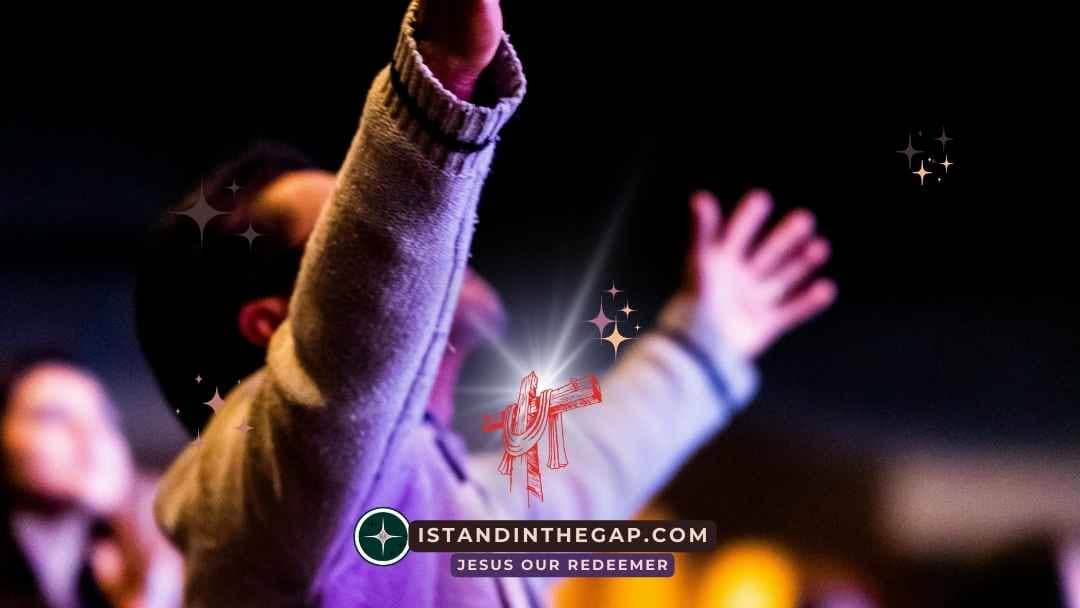 Worship Around the Throne: A Daily Devotional (Revelation 4:11)