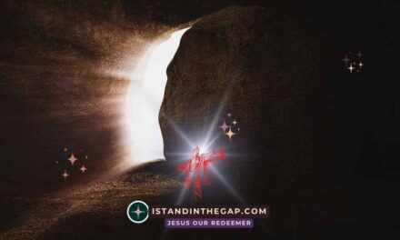 The Risen Redeemer: A Daily Devotional (Job 19:25)