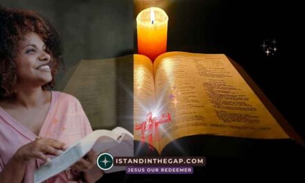 Wonders Worth Remembering: A Daily Devotional (Psalm 111:4)