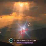 Heavenly Commander: A Daily Devotional (Joshua 5:14)