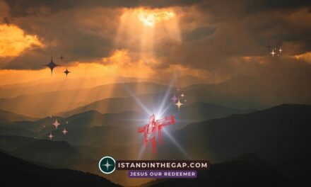 Heavenly Commander: A Daily Devotional (Joshua 5:14)