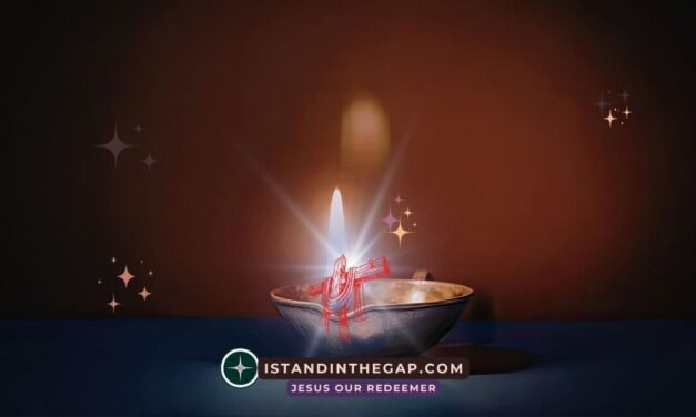 Lamp Burning Bright: A Daily Devotional (Psalm 132:17)